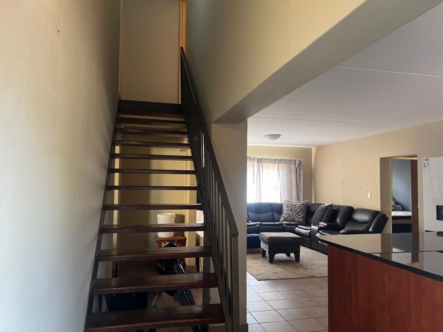 To Let 3 Bedroom Property for Rent in Waterval East North West